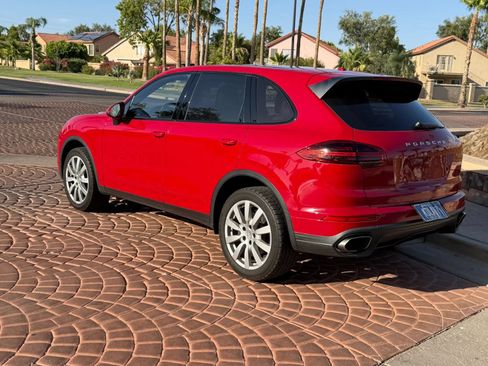 Used 2016 Porsche Cayenne AWD/4WD image 7