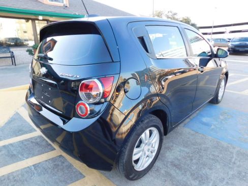 Used 2016 Chevrolet Sonic LT image 8