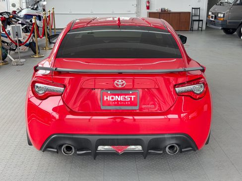 Used 2020 Toyota 86 image 5