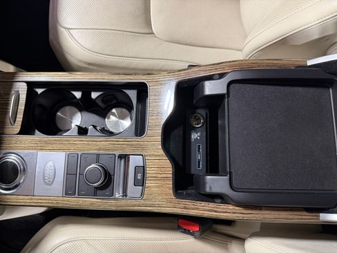 Used 2019 Land Rover Range Rover HSE image 22