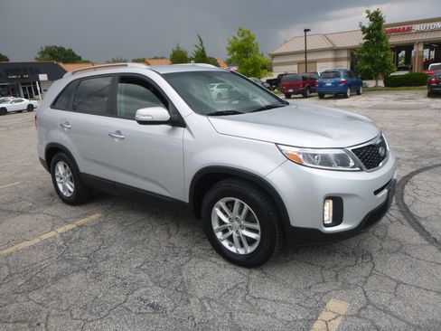 Used 2014 Kia Sorento FWD LX image 4