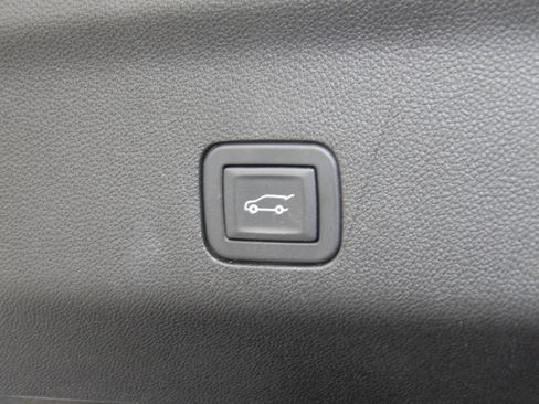 Used 2024 Chevrolet Tahoe Premier image 24