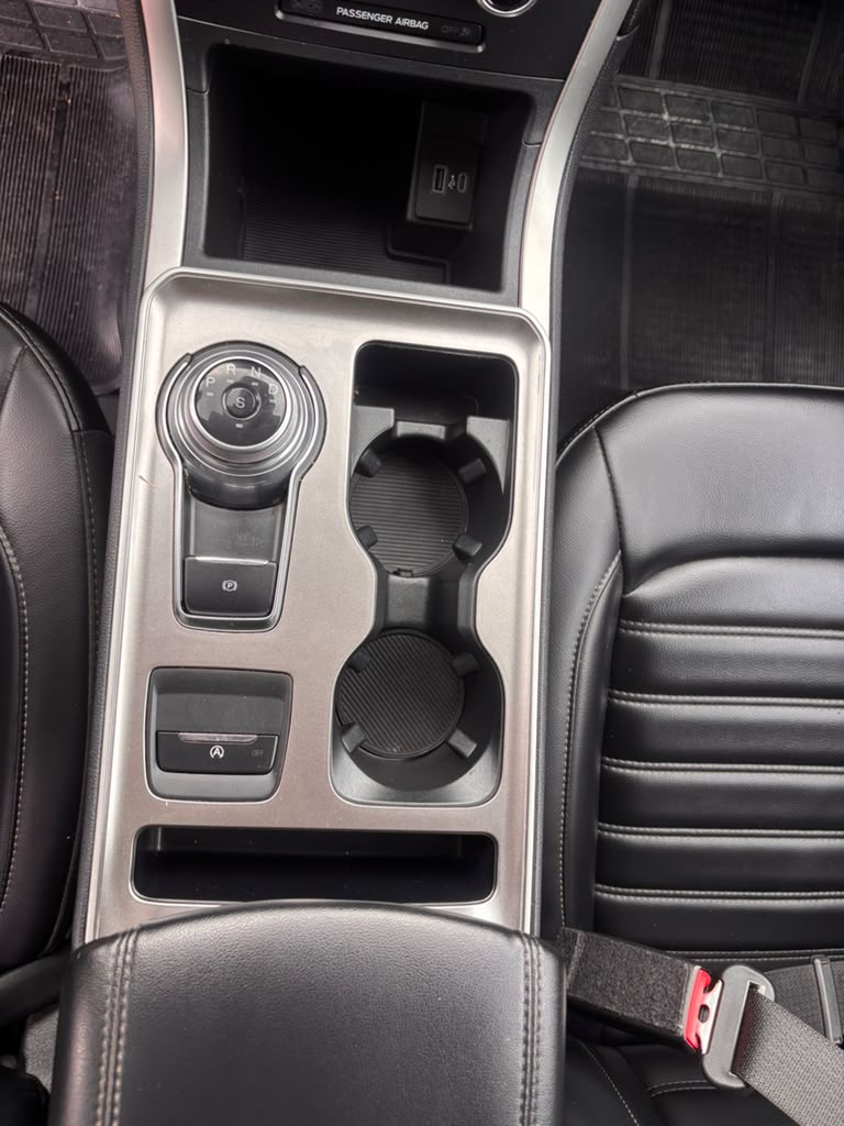Used 2024 Ford Edge AWD image 11