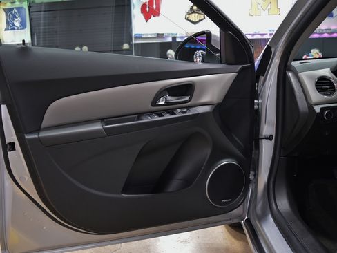Used 2014 Chevrolet Cruze LT FWD image 30