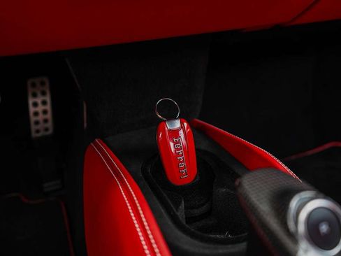 Used 2022 Ferrari F8 Spider Spider image 31