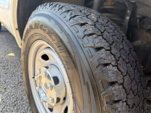 Used 2013 Ford F250 2WD Regular Cab Super Duty image 16