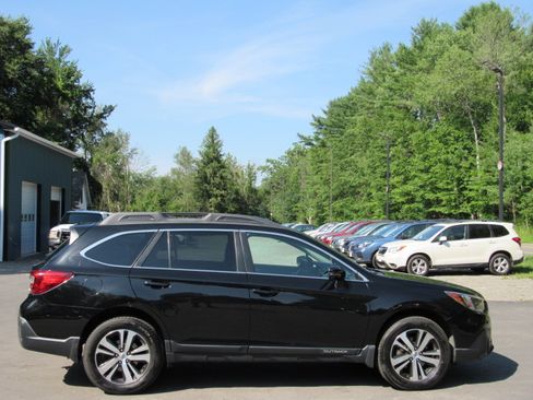 Used 2018 Subaru Outback 2.5i Limited AWD/4WD image 8