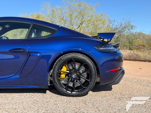 Used 2021 Porsche 718 Cayman GT4 RWD image 41