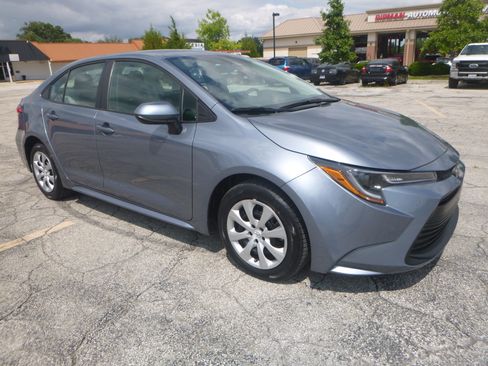 Used 2024 Toyota Corolla LE Sedan FWD image 4