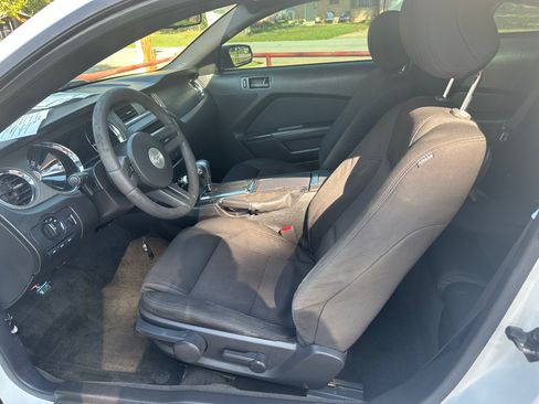 Used 2012 Ford Mustang image 6