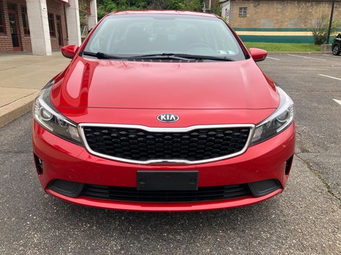 Used 2017 Kia Forte S FWD image 1