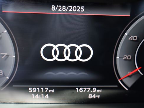 Used 2023 Audi Q8 Premium Plus image 26