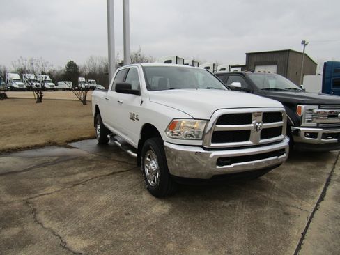 Used 2017 RAM 2500 SLT image 2