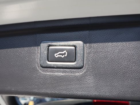 Used 2018 Subaru Outback 2.5i Touring AWD/4WD image 37