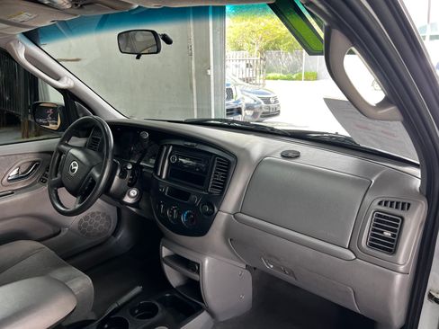 Used 2001 MAZDA Tribute LX image 15