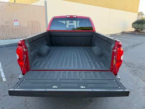 Used 2017 Toyota Tundra SR5 image 9