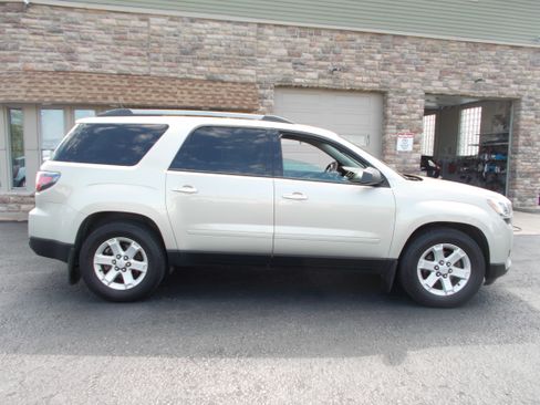 Used 2015 GMC Acadia SLE image 4