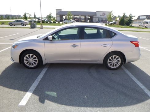 Used 2019 Nissan Sentra SV FWD image 1