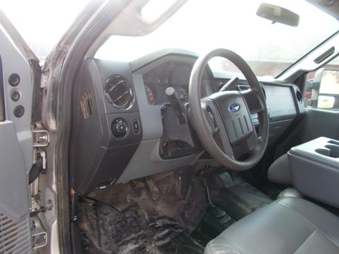 Used 2015 Ford F250 image 6