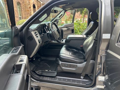 Used 2015 Ford F350 Lariat image 17