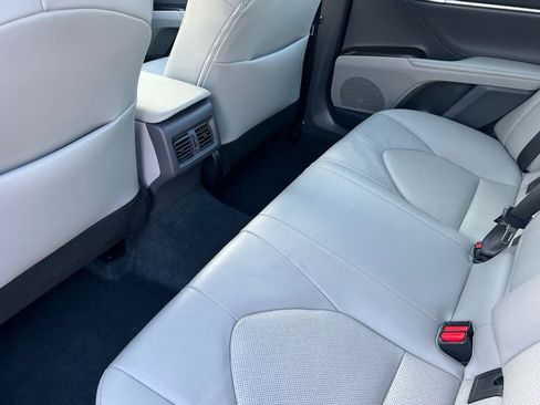 Used 2022 Toyota Camry XLE image 13