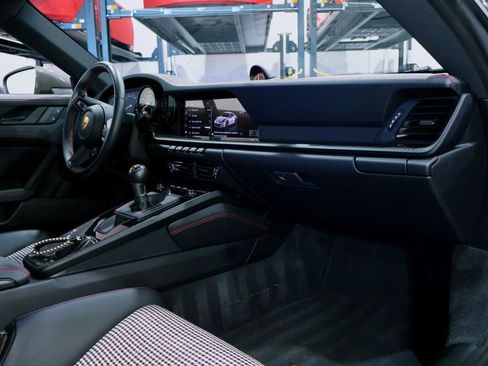 Used 2023 Porsche 911 GT3 image 33