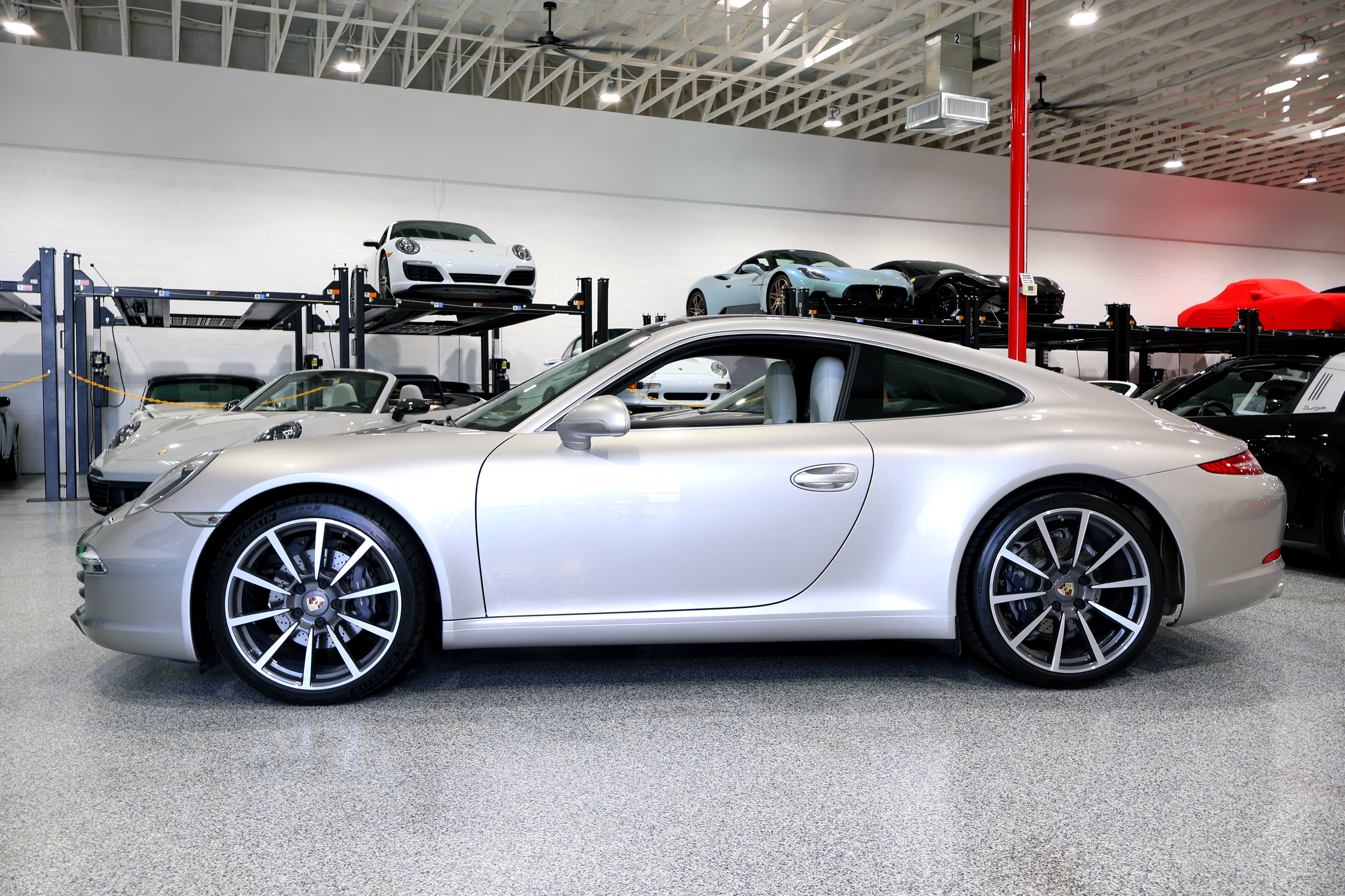 Used 2013 Porsche 911 Carrera RWD image 4