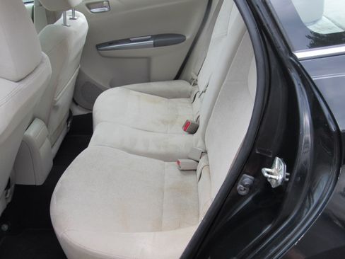 Used 2011 Subaru Impreza 2.5i Premium image 13