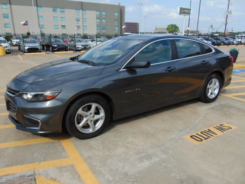Used 2018 Chevrolet Malibu LS image 4