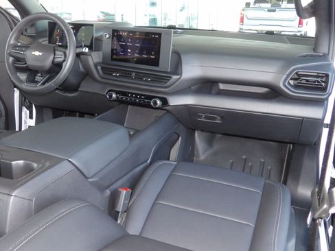 Used 2024 Chevrolet Silverado EV W/T image 4