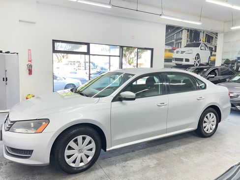Used 2013 Volkswagen Passat 2.5 S image 3