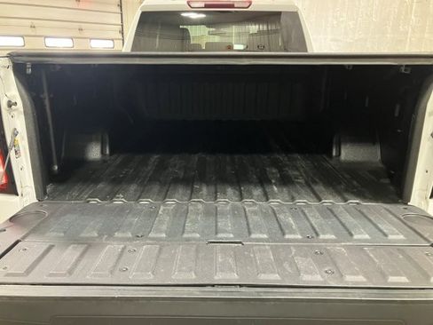 Used 2021 GMC Sierra 1500 Elevation image 23