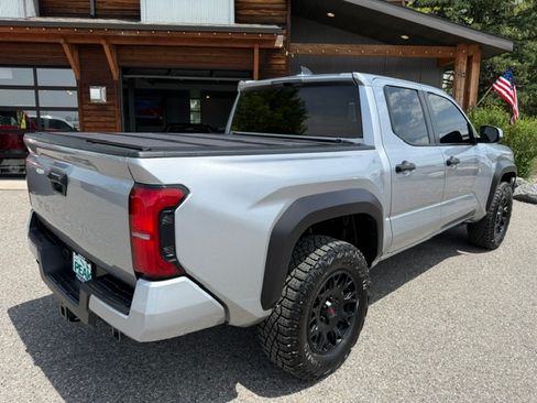 Used 2025 Toyota Tacoma 4x4 Double Cab image 6