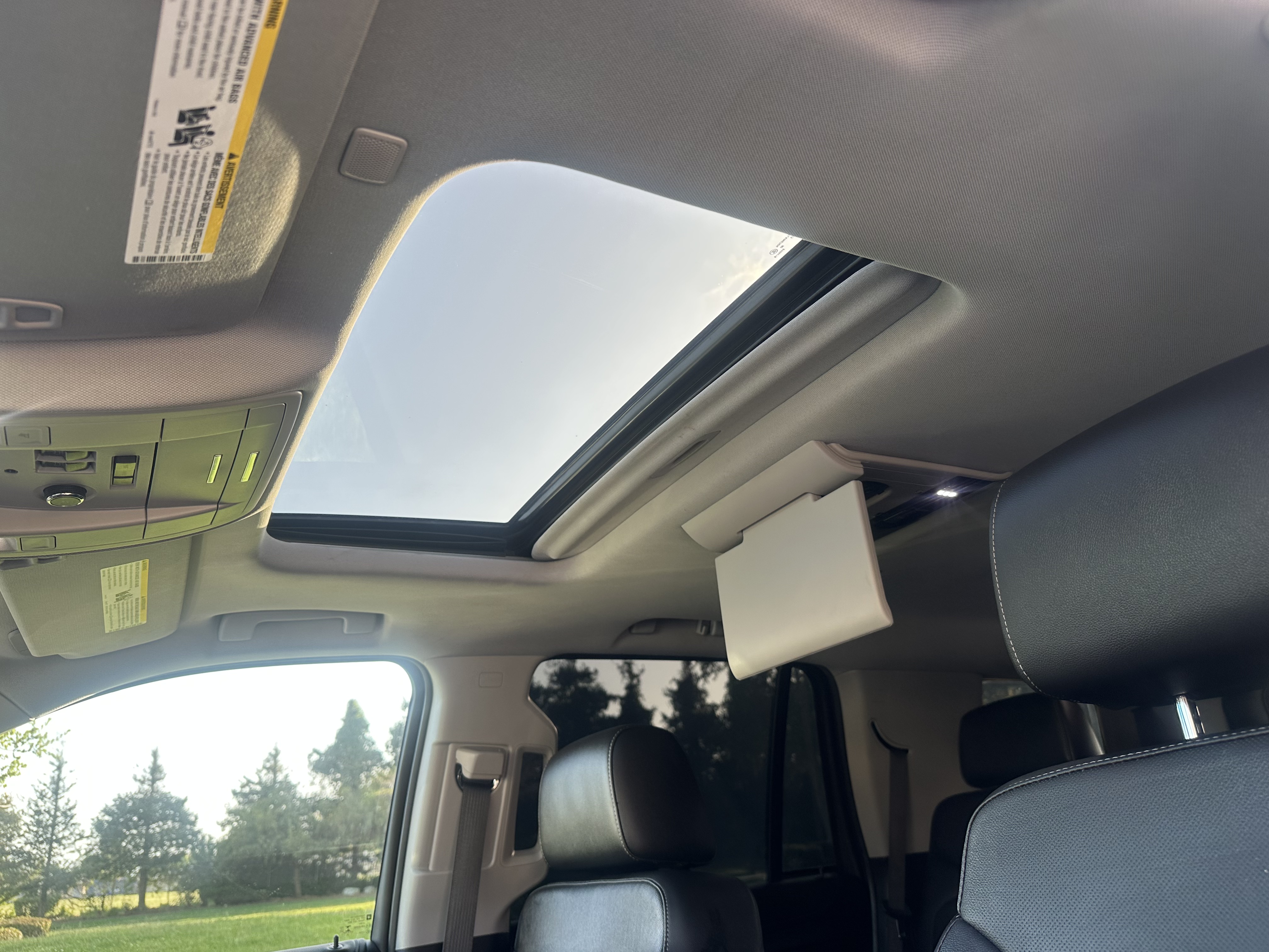 Used 2019 Chevrolet Tahoe Premier RWD image 14