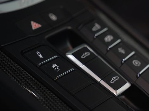 Used 2018 Porsche 911 Targa 4 GTS image 89