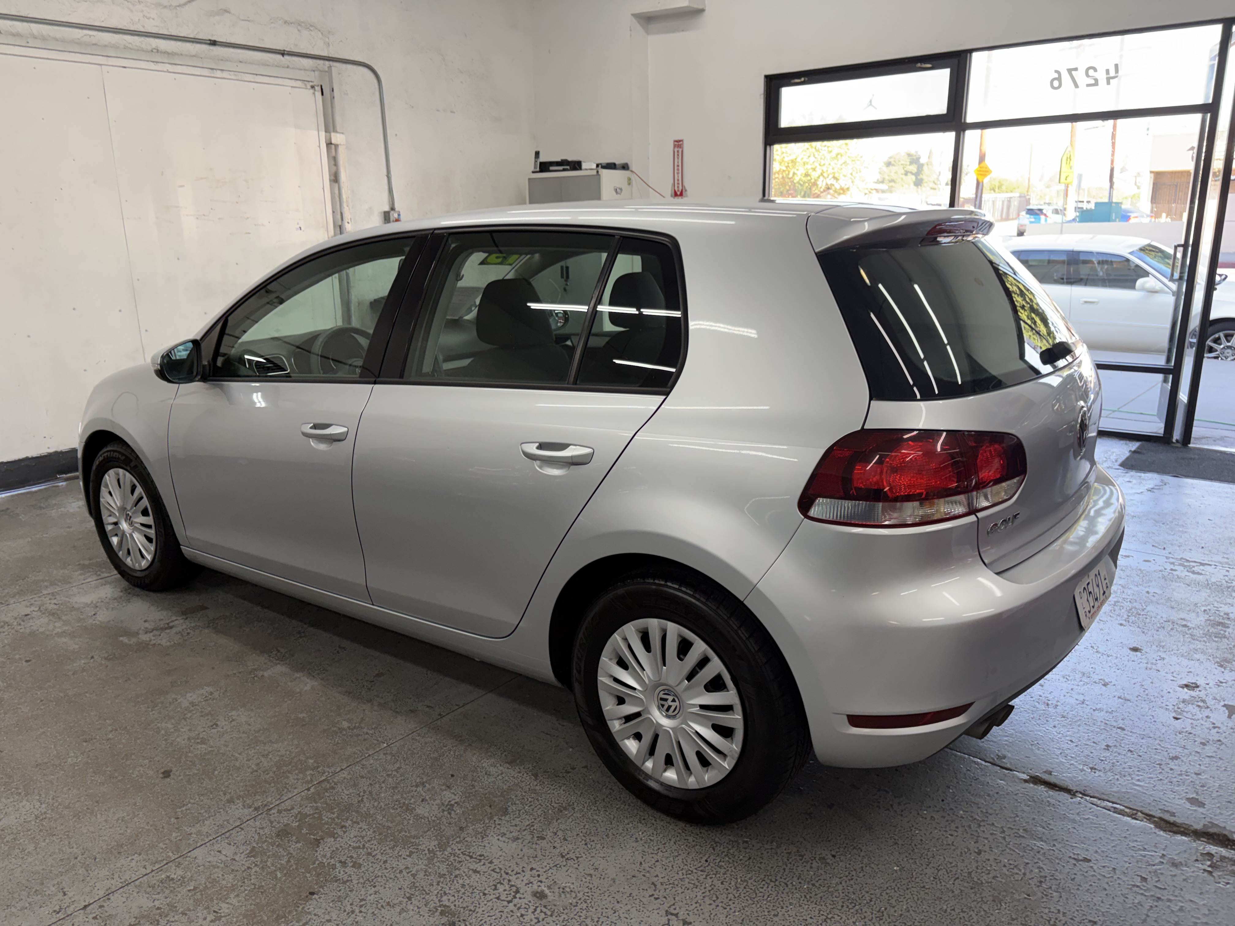 Used 2013 Volkswagen Golf 4-Door FWD image 4