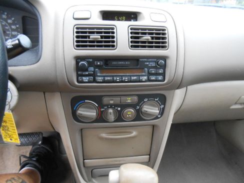 Used 2002 Toyota Corolla CE FWD image 14