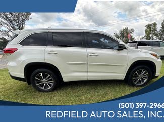 Used 2018 Toyota Highlander XLE image 1