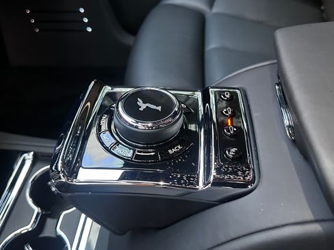 Used 2021 Rolls-Royce Phantom image 14