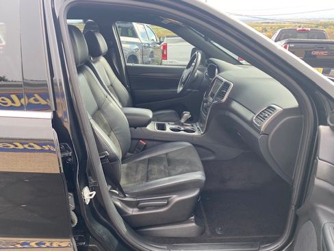 Used 2018 Jeep Grand Cherokee Laredo image 17