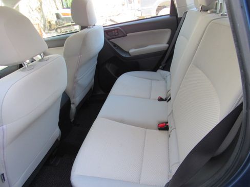 Used 2015 Subaru Forester 2.5i AWD/4WD image 13