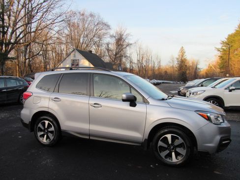 Used 2017 Subaru Forester 2.5i Limited image 13