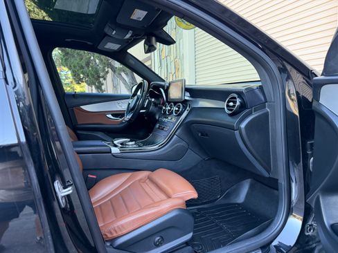 Used 2018 Mercedes-Benz GLC 43 AMG 4MATIC image 11