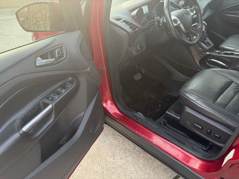 Used 2016 Ford Escape 4WD Titanium image 10