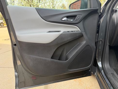 Used 2018 Chevrolet Equinox LS FWD image 9