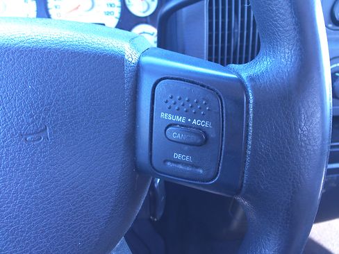 Used 2005 Dodge Ram 1500 Truck SLT image 22