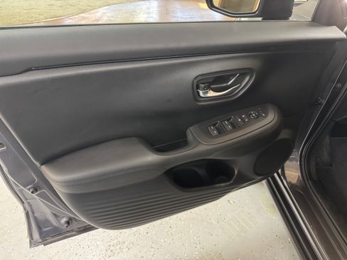 Used 2025 Honda HR-V LX image 14
