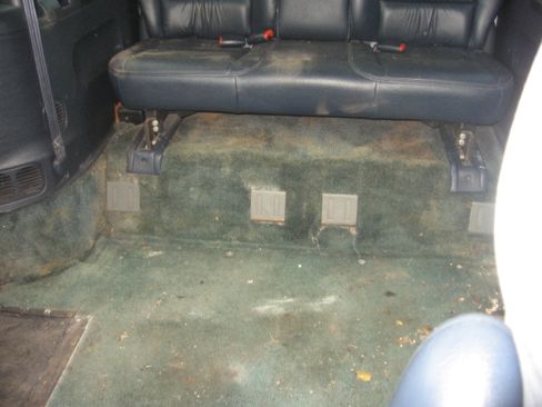 Used 2001 Chrysler Town & Country Limited image 9