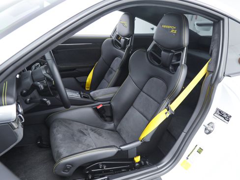 Used 2018 Porsche 911 GT2 RS image 12