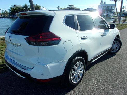 Used 2018 Nissan Rogue S image 9